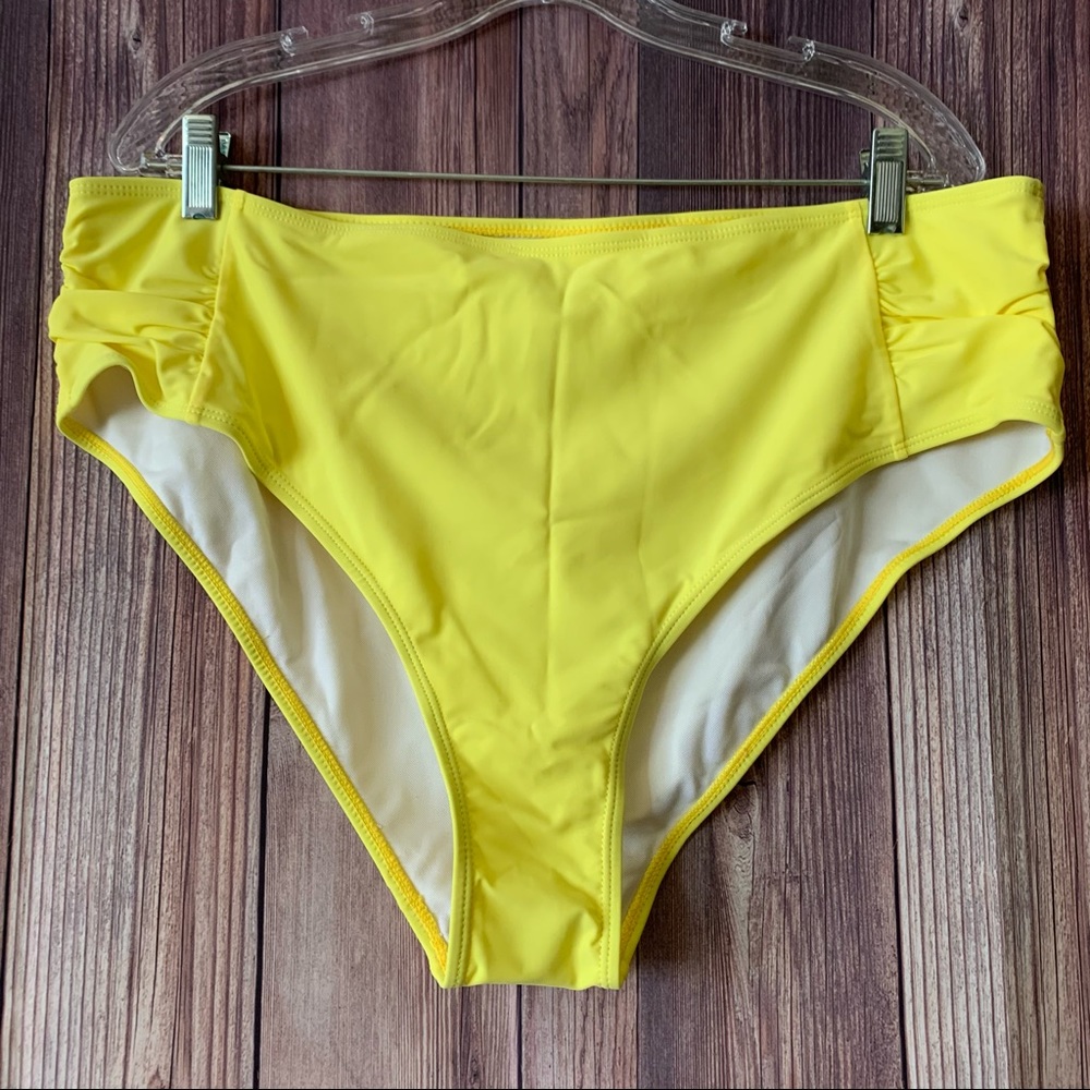High-waisted bikini bottoms